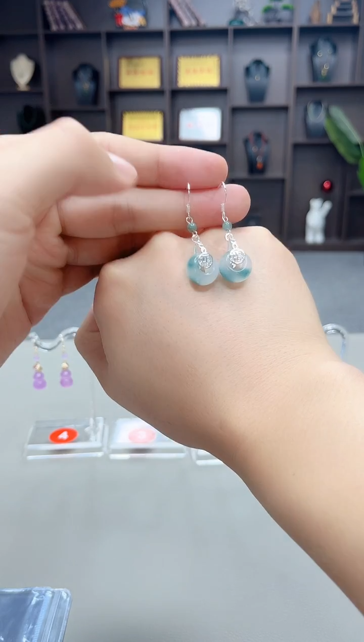 未镶嵌石英质玉（天山翠）耳饰721000