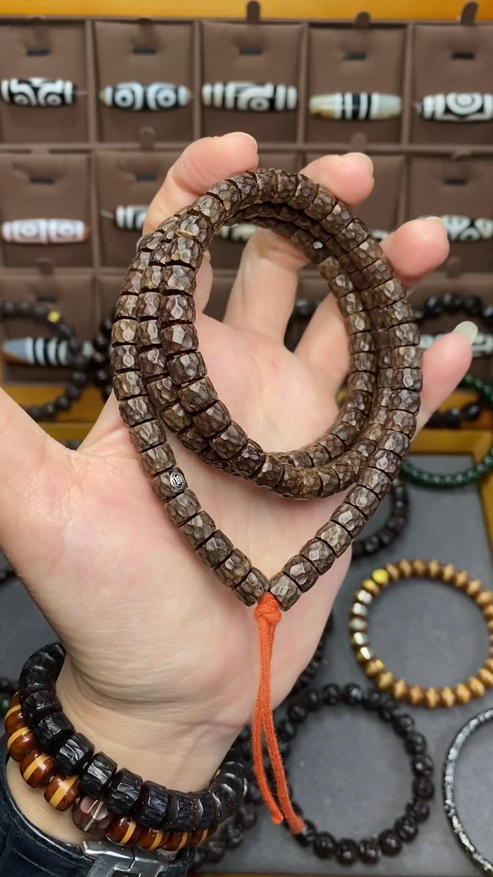 【闪购商品】椰蒂手串8*6藏式风原生态雕刻108脖挂