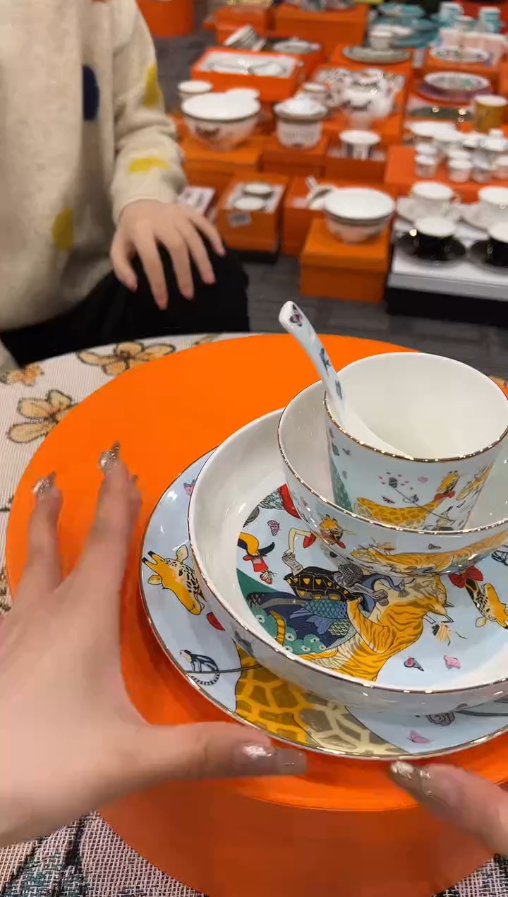 【闪购商品】杯H453--------------