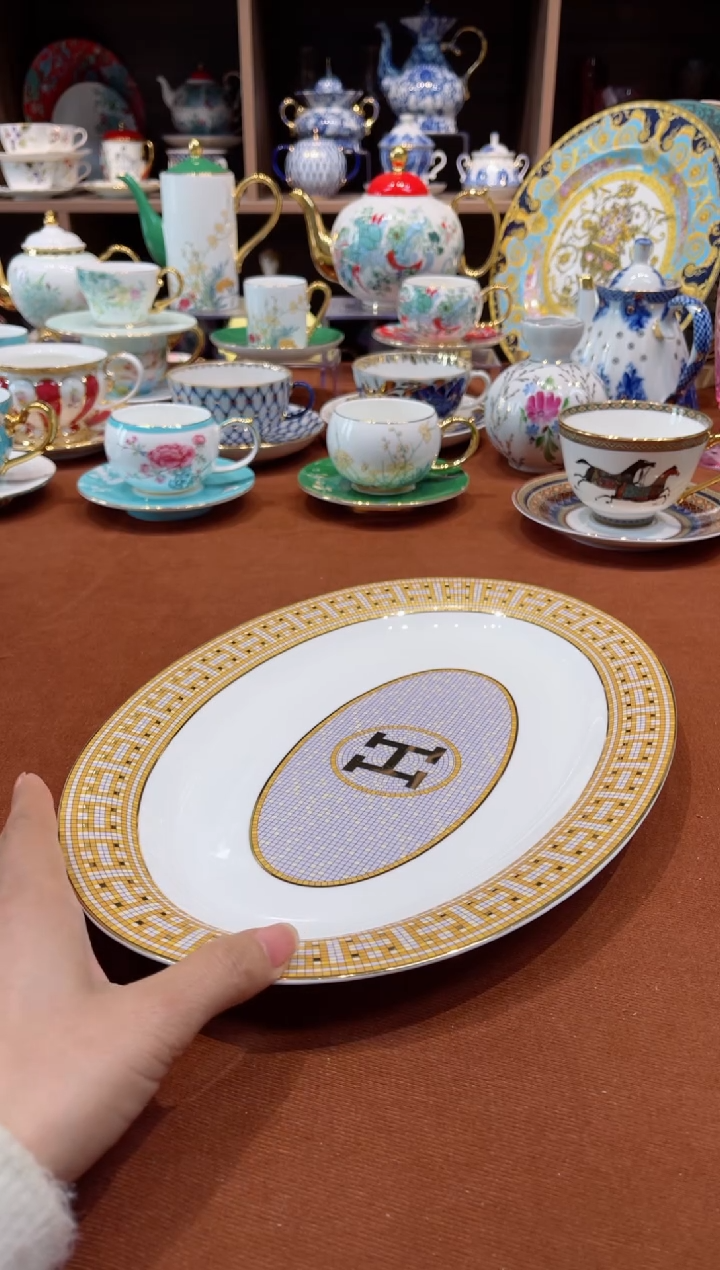 【闪购商品】瓷片金H鱼盘······