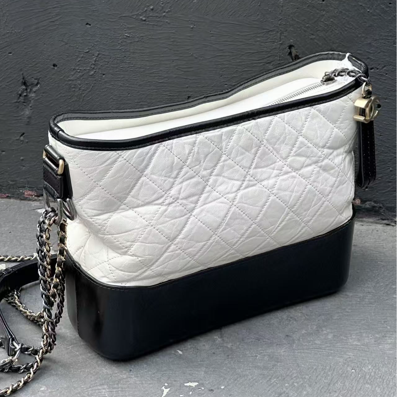 99新 Chanel/香奈儿 流浪大号熊猫色斜挎包 99新