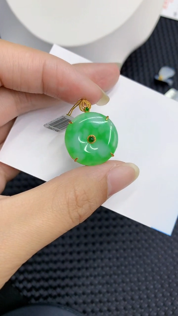 【闪购商品】翡翠颈饰18K金镶嵌            8