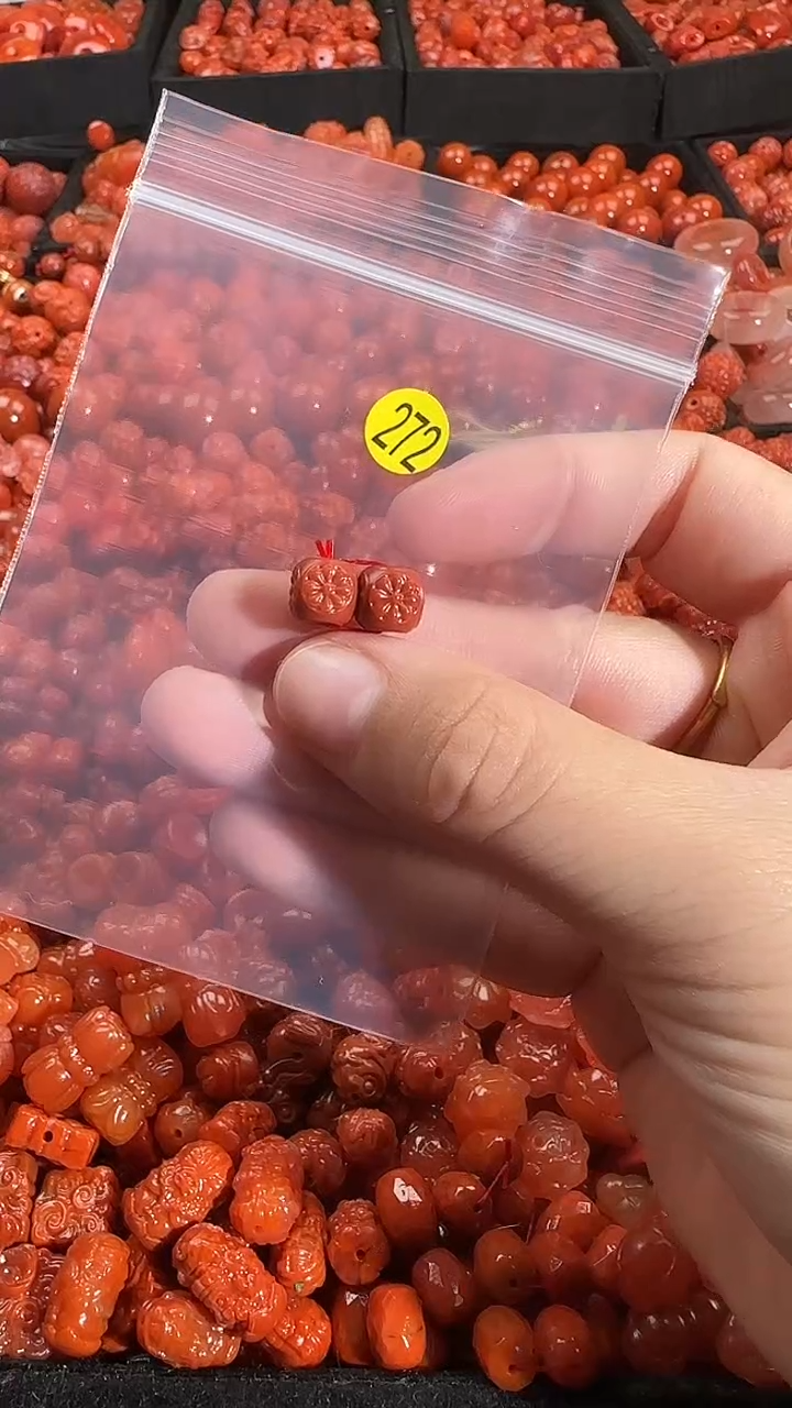 颈饰未镶嵌南红玛瑙1