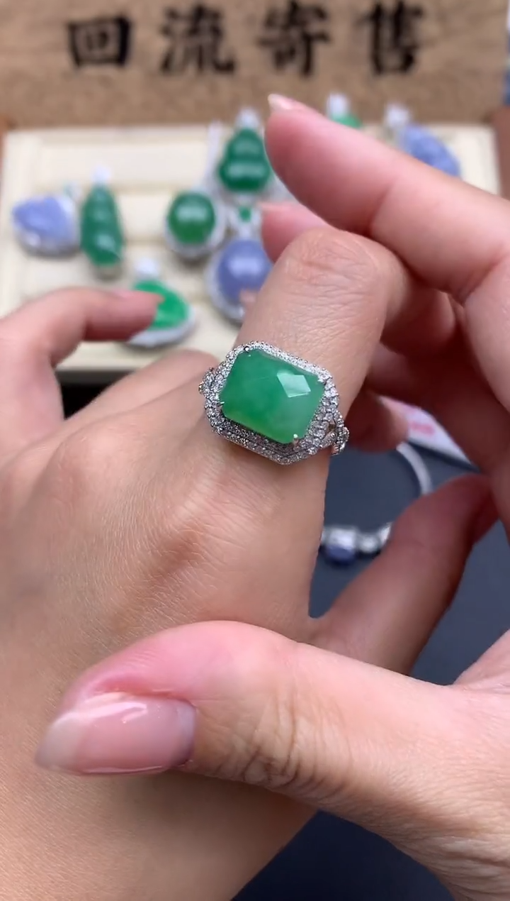 【闪购商品】翡翠戒指18K金镶嵌581-中国好珍宝