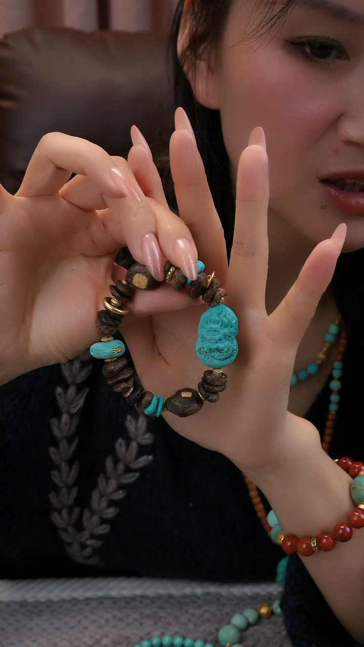 18K金镶嵌绿松石手链11111