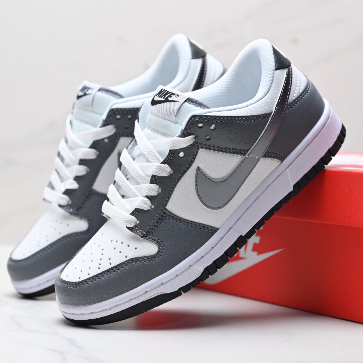 NIKE女鞋DUNK白灰GS流光风潮流休闲板鞋HM9617-001