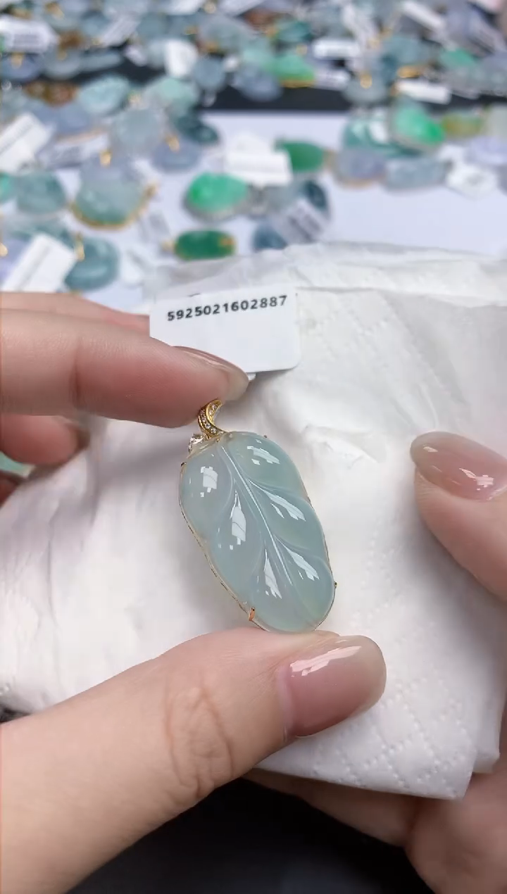 【闪购商品】翡翠颈饰18K金镶嵌天然缅甸翡翠A货