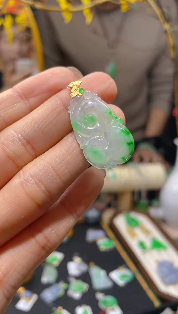 【闪购商品】翡翠颈饰18K金镶嵌假一赔三