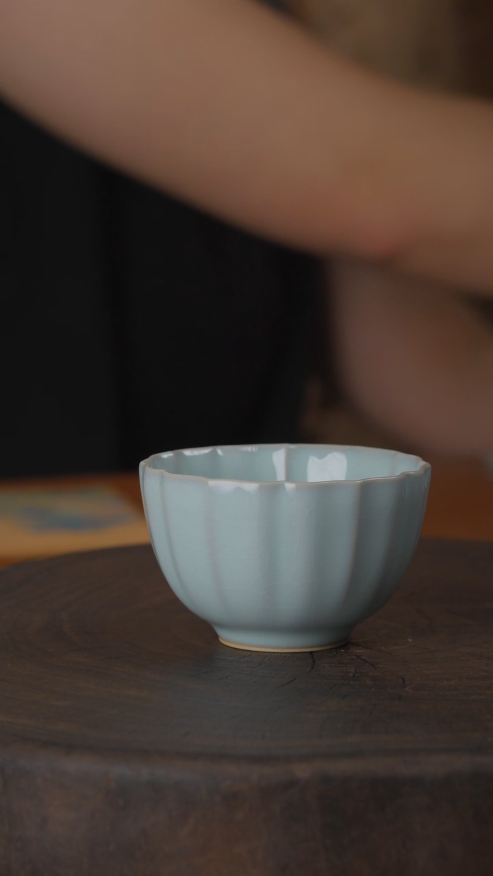 汝瓷 天青花口杯-378