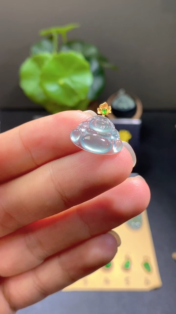 颈饰18K金镶嵌翡翠翡翠A货