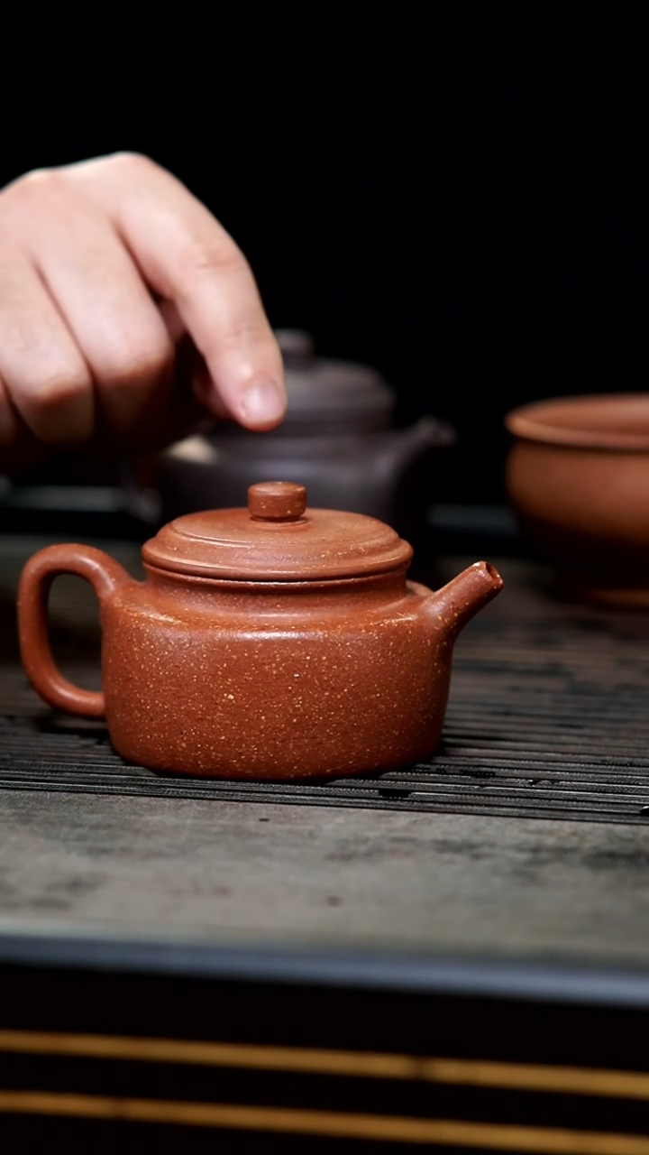 【闪购商品】紫砂茶壶15-半手五彩降包嘴德钟160cc