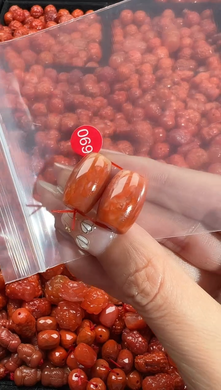 颈饰未镶嵌南红玛瑙1