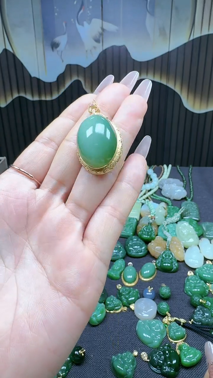 【闪购商品】和田玉18K金镶嵌挂件1