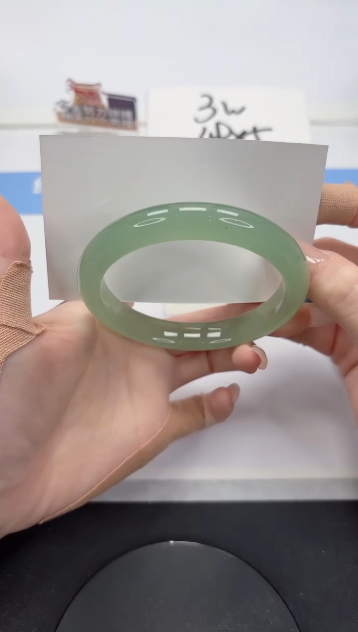 【闪购商品】石英质玉手镯未镶嵌A82-62.8