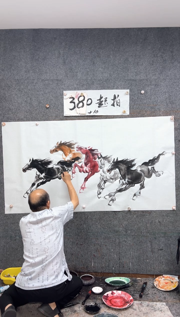 国画八骏雄风  彩色 带收藏证书