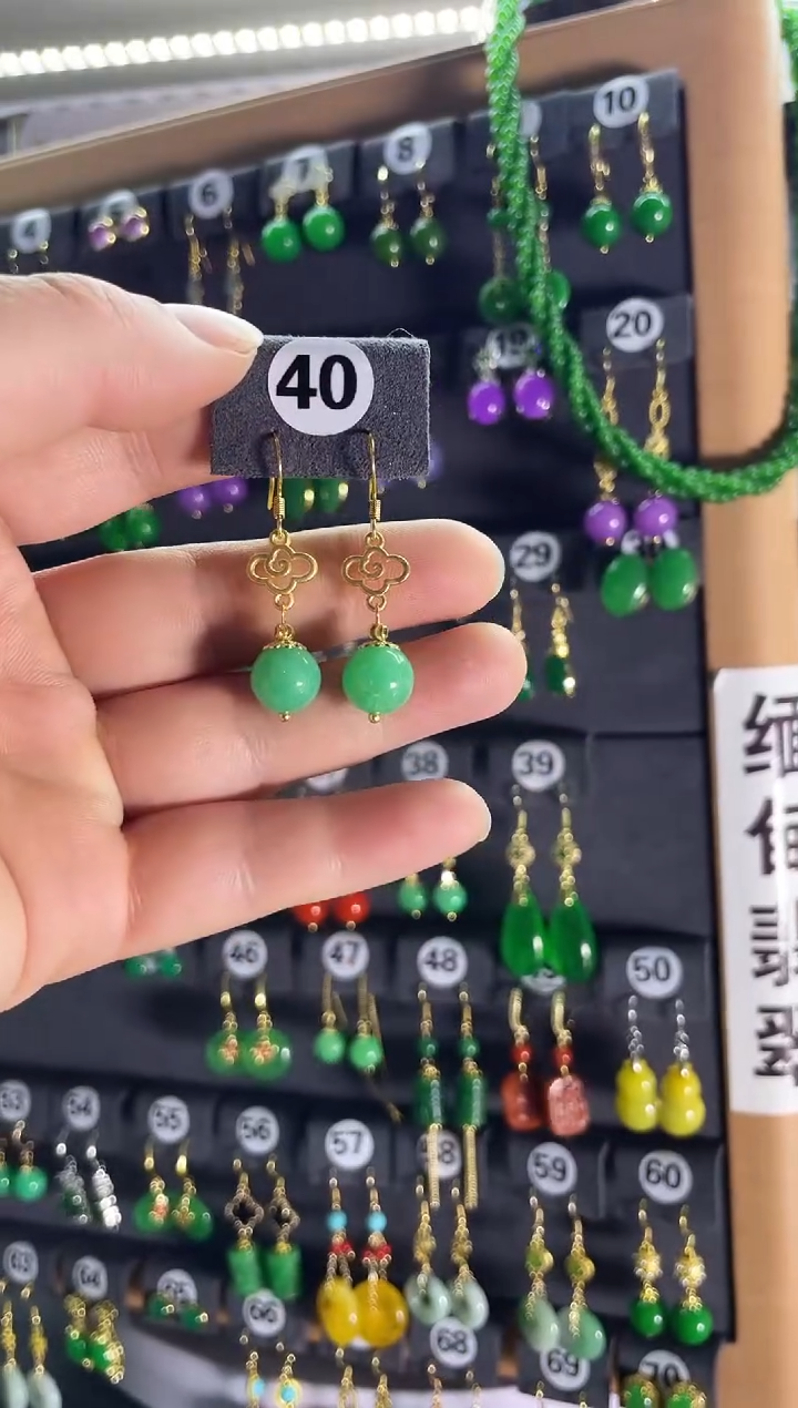 【闪购商品】翡翠耳饰银S925镶嵌40...