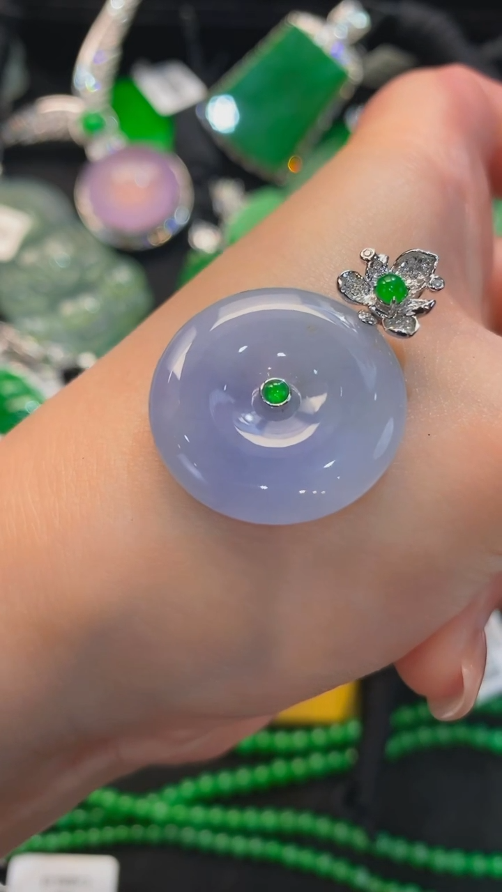 【闪购商品】翡翠颈饰未镶嵌紫扣子