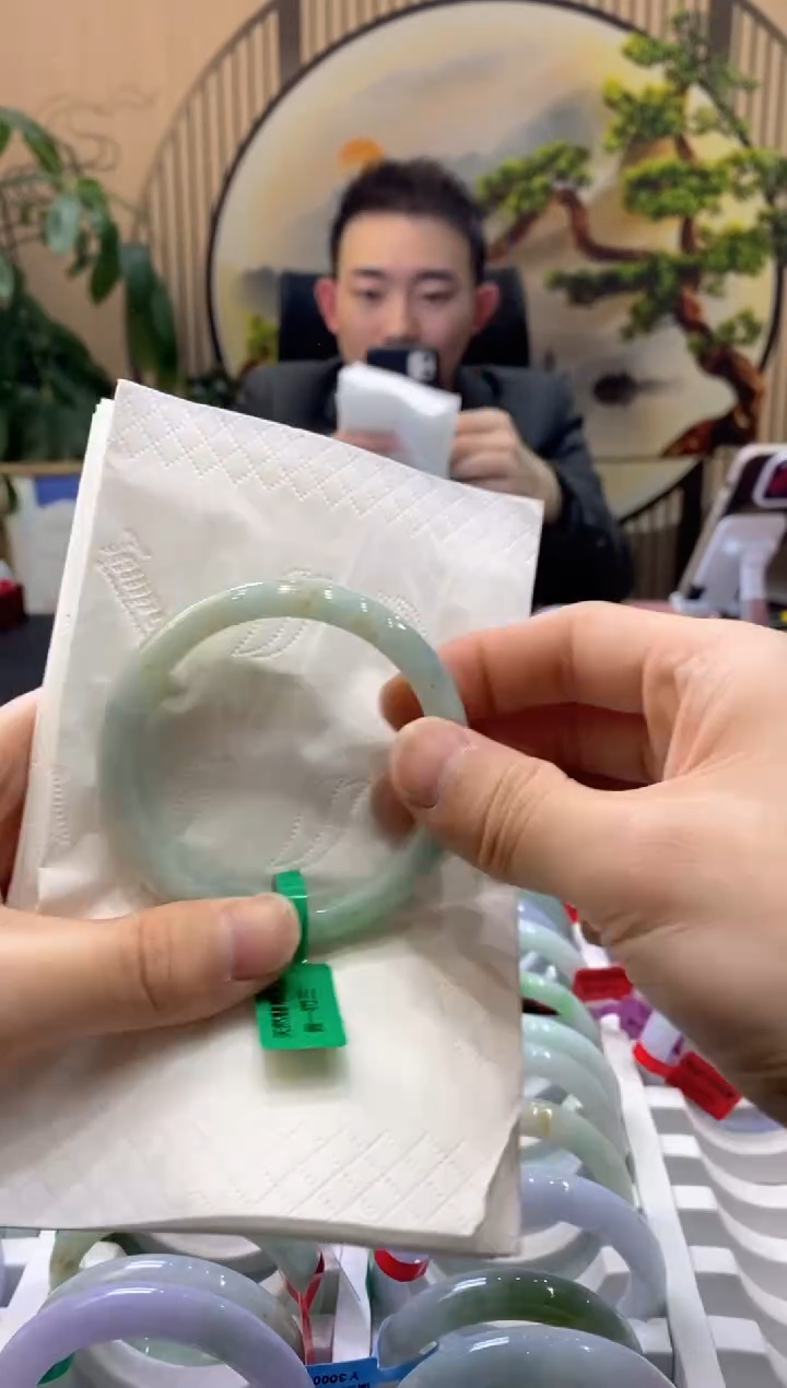 【闪购商品】翡翠手镯未镶嵌000002552