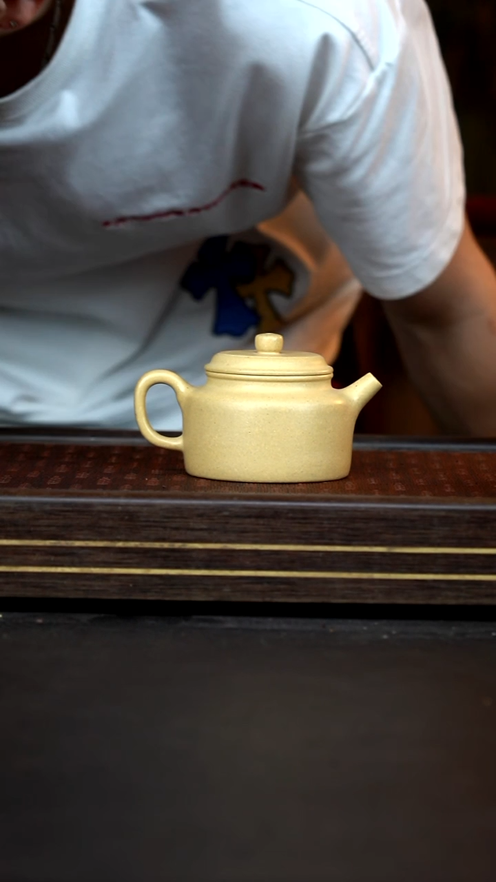 茶壶紫砂  德钟    大水潭本山绿泥   180cc