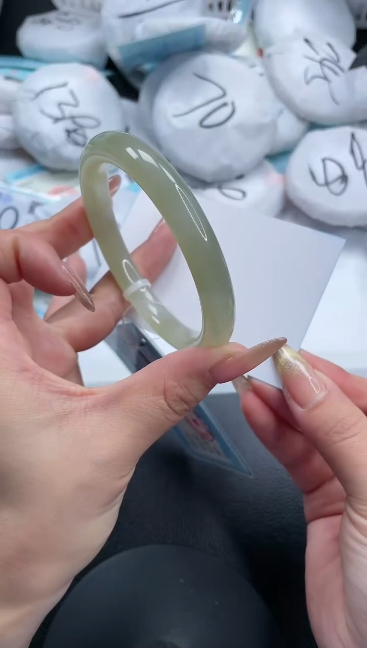 【闪购商品】和田玉手镯未镶嵌18S132-60