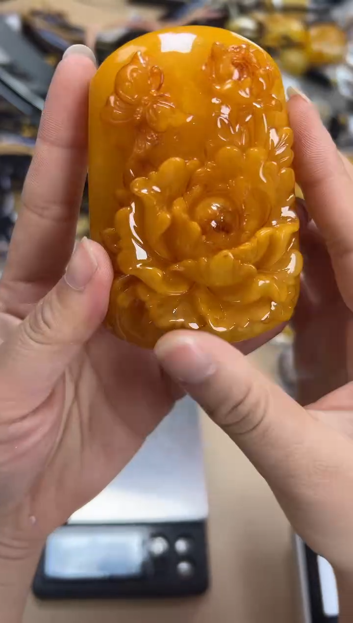 【闪购商品】琥珀裸石未镶嵌蜜蜡吊坠