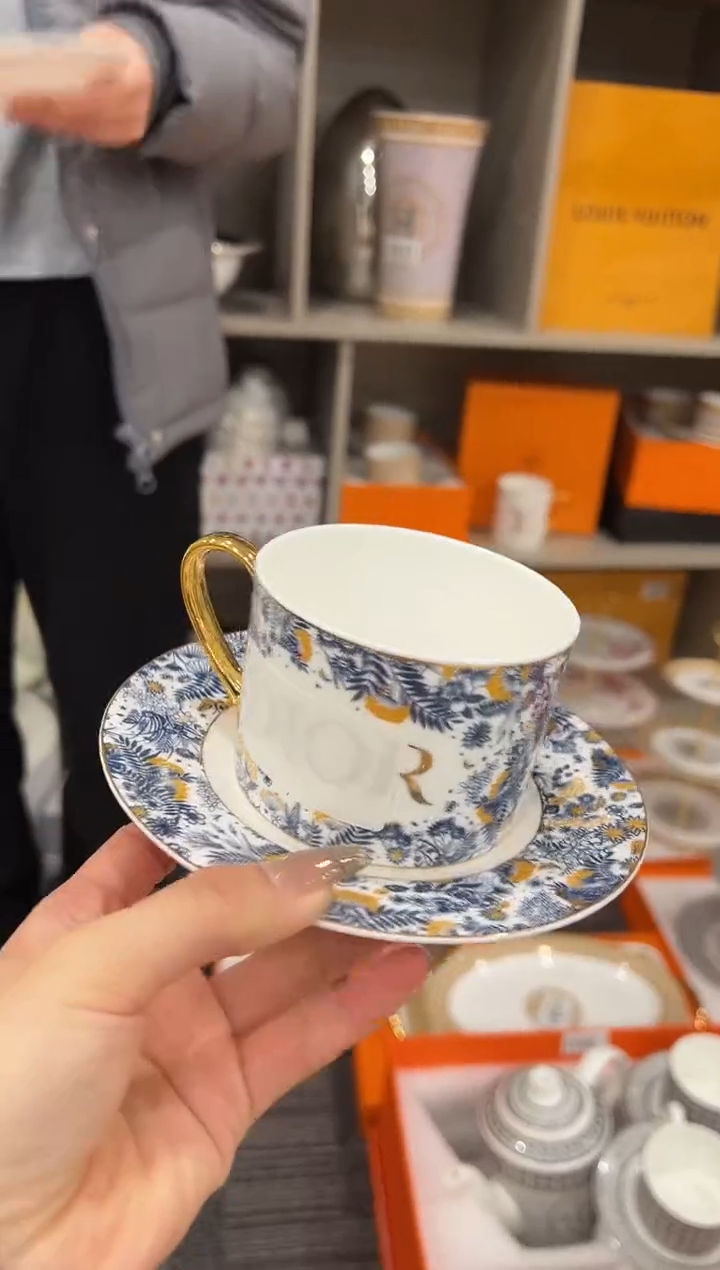 【闪购商品】杯H888--------------