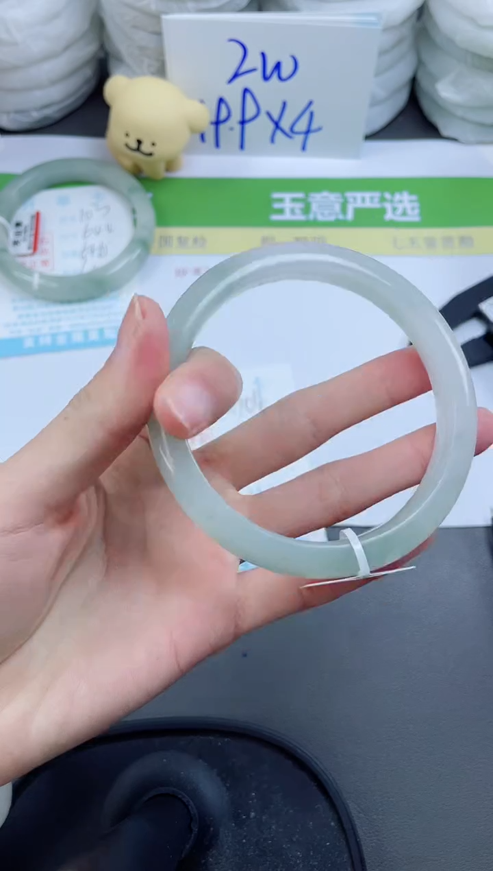 【闪购商品】石英质玉手镯未镶嵌104-64.6