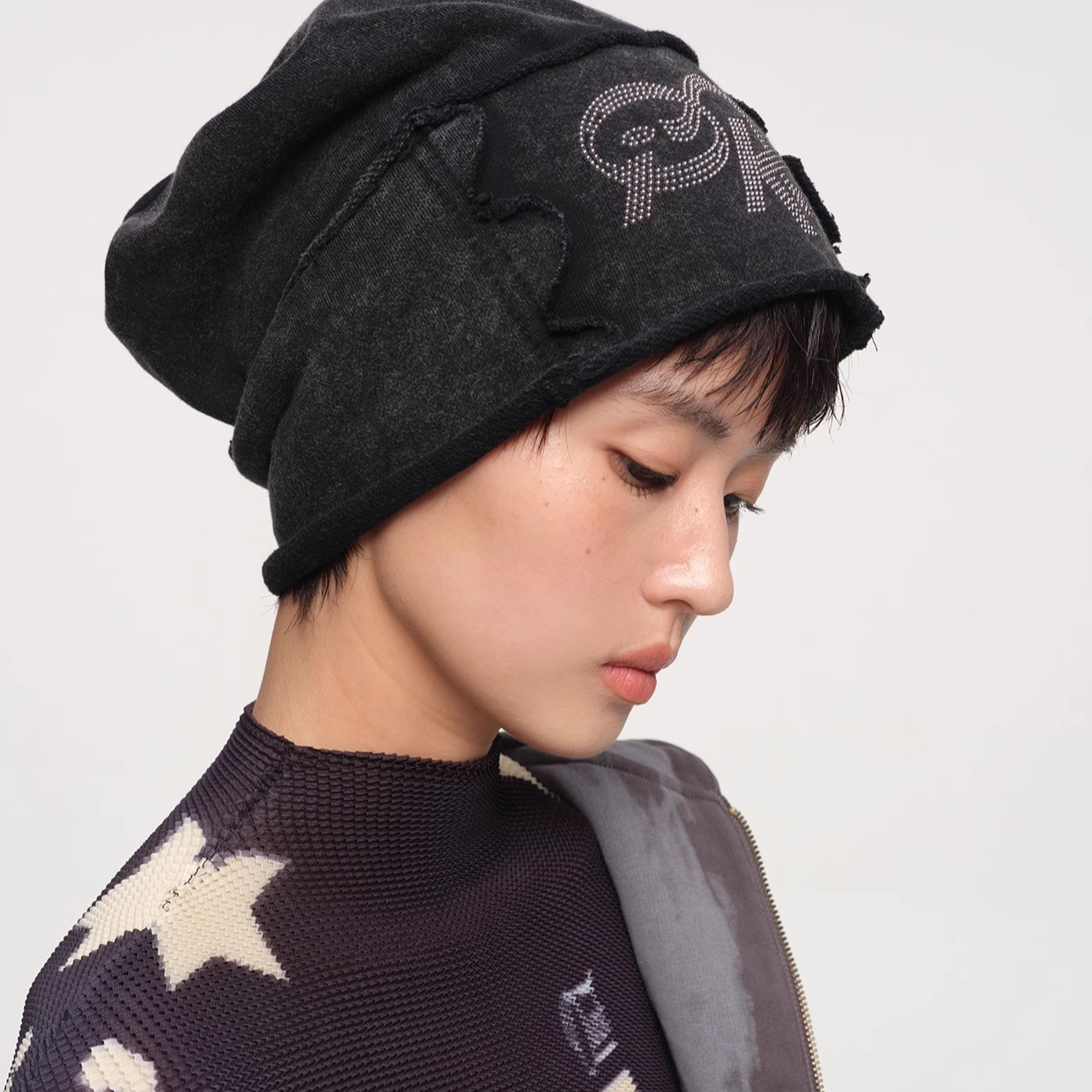 【自播】Oink oink 废土风针织烫钻做旧冷帽复古堆堆帽显脸小包头帽