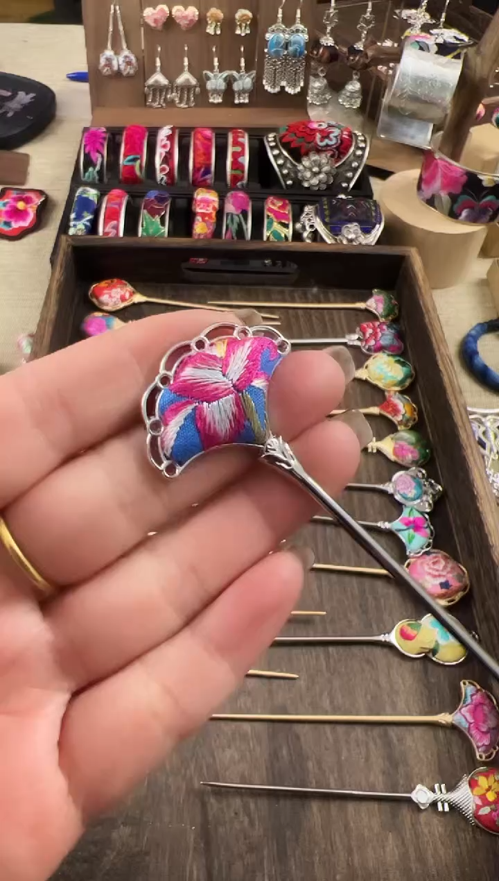 【闪购商品】织绣民族风老绣饰品571