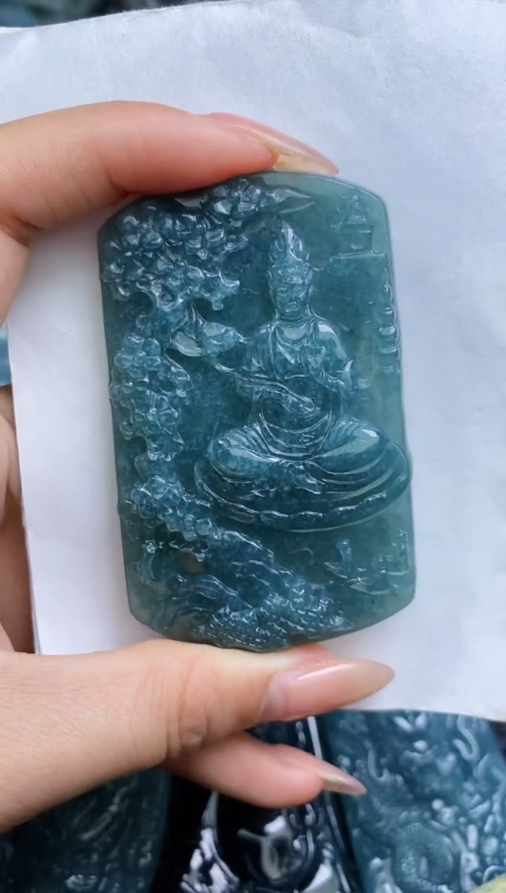 【闪购商品】翡翠颈饰未镶嵌           