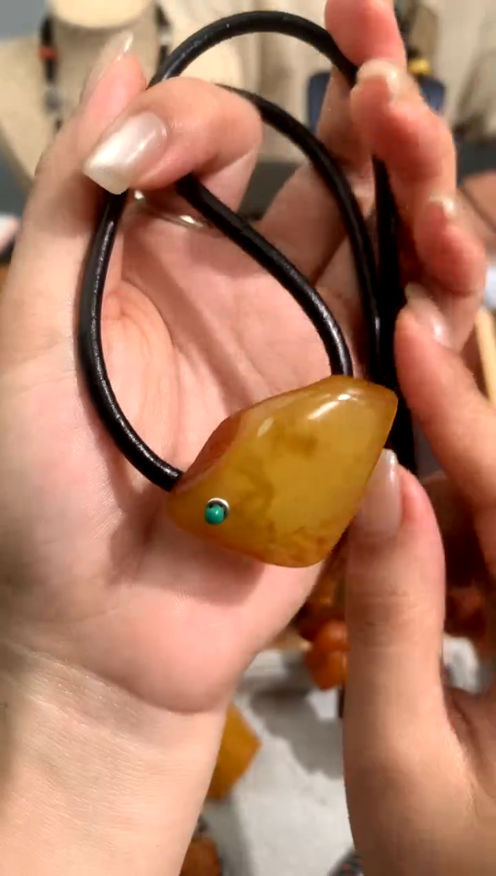 【闪购商品】蜜蜡裸石未镶嵌似玉