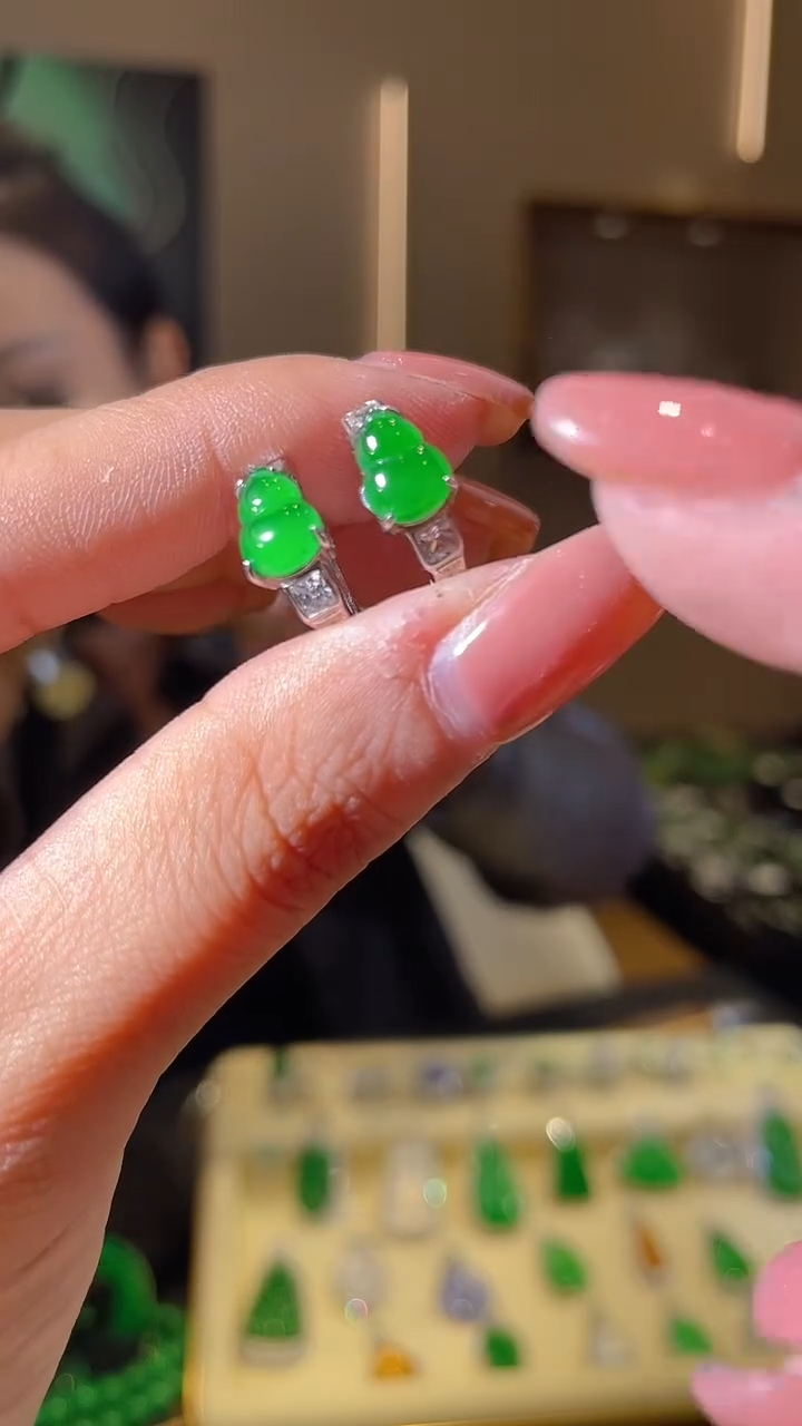 【闪购商品】翡翠耳饰银S925镶嵌天然翡翠A货