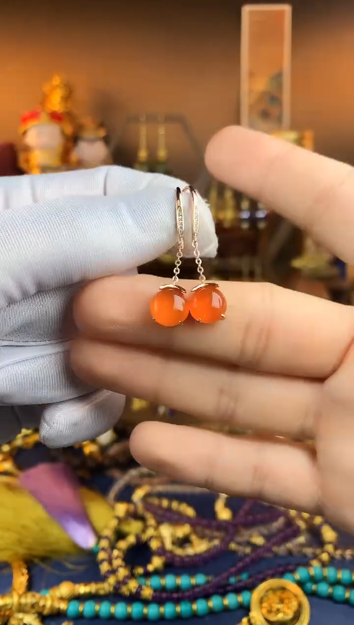 【闪购商品】南红玛瑙耳饰银S925镀金镶嵌圆珠南红耳钩一对