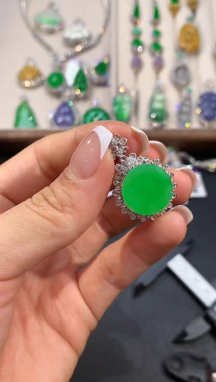 【闪购商品】翡翠吊坠(不含链)18K金镶嵌YS130718