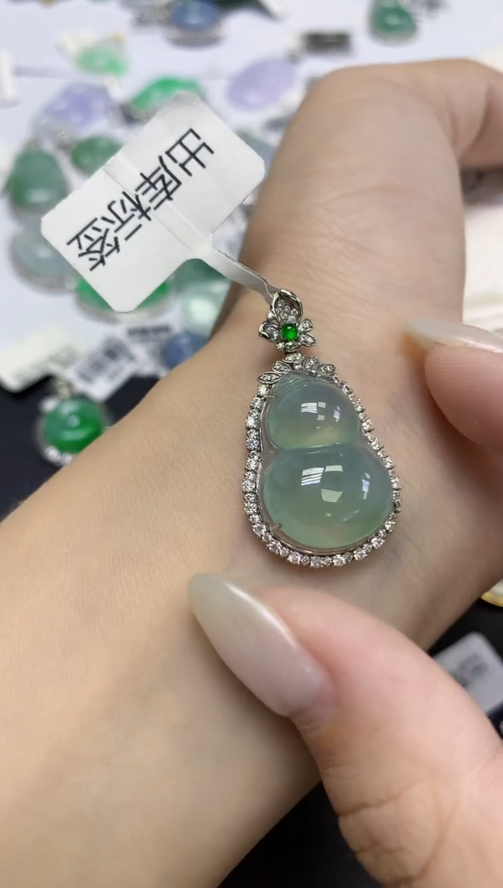 颈饰18K金镶嵌翡翠天然缅甸翡翠A货百元以上9元证书费自理