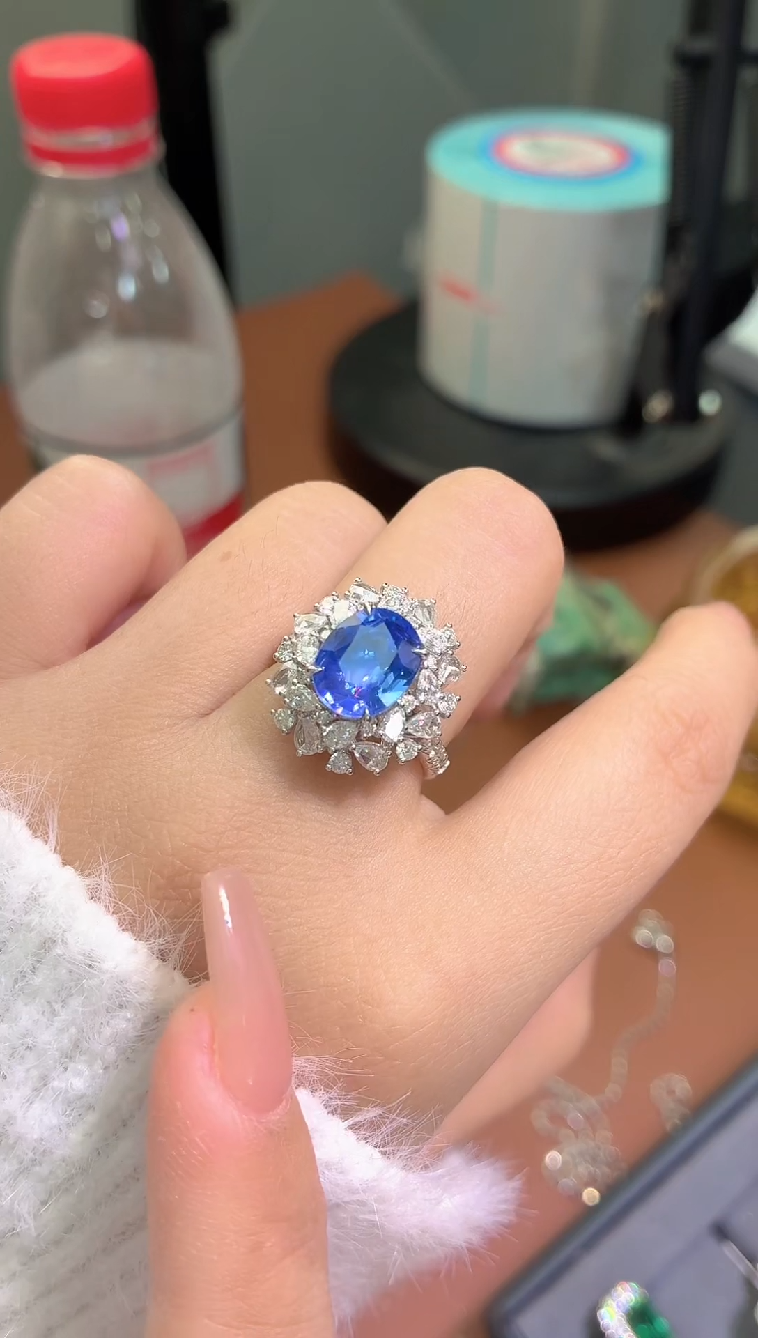 戒指蓝宝石18K金镶嵌咿***哟-