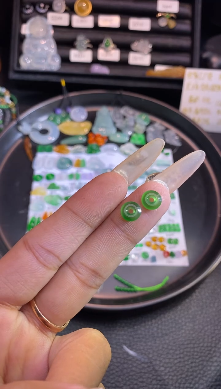 【闪购商品】翡翠挂件未镶嵌圈