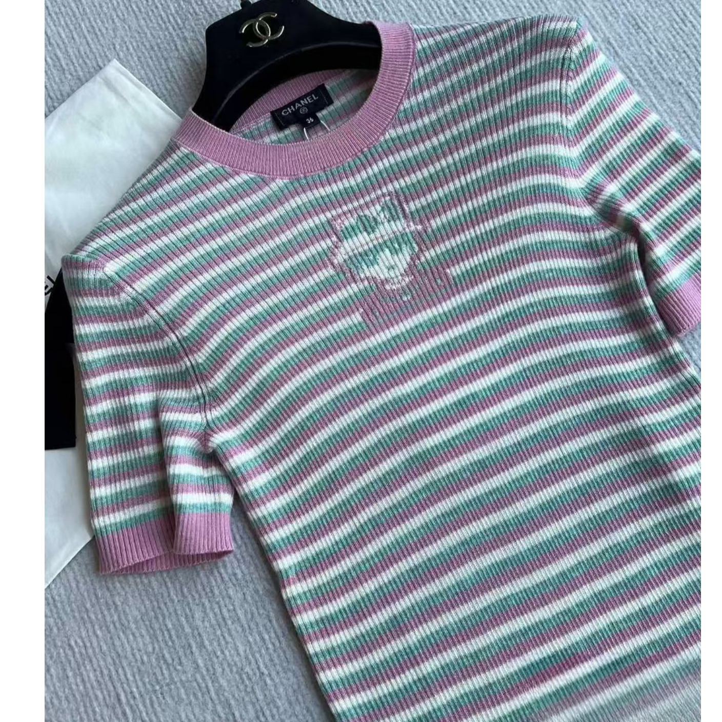 99新 Chanel/香奈儿 25B粉绿色条纹卡通头像针织短袖34码