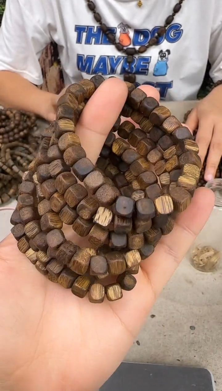 沉香碎屑沉香F卡7白奇虫漏不规整多样性发一