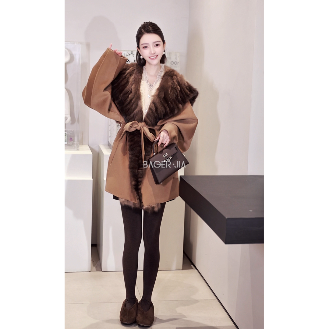 43-宝儿家含幂BH40425411XQ紫水貂毛领山羊绒澳毛90白鹅绒服外套