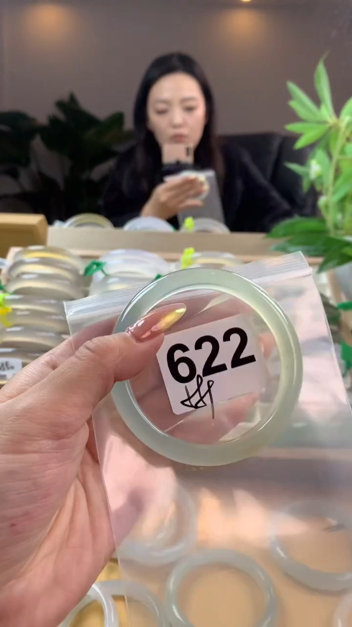 【闪购商品】玛瑙/玉髓手镯未镶嵌622