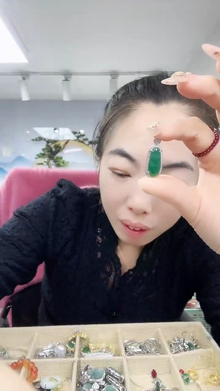 【闪购商品】翡翠颈饰银S925镶嵌福豆