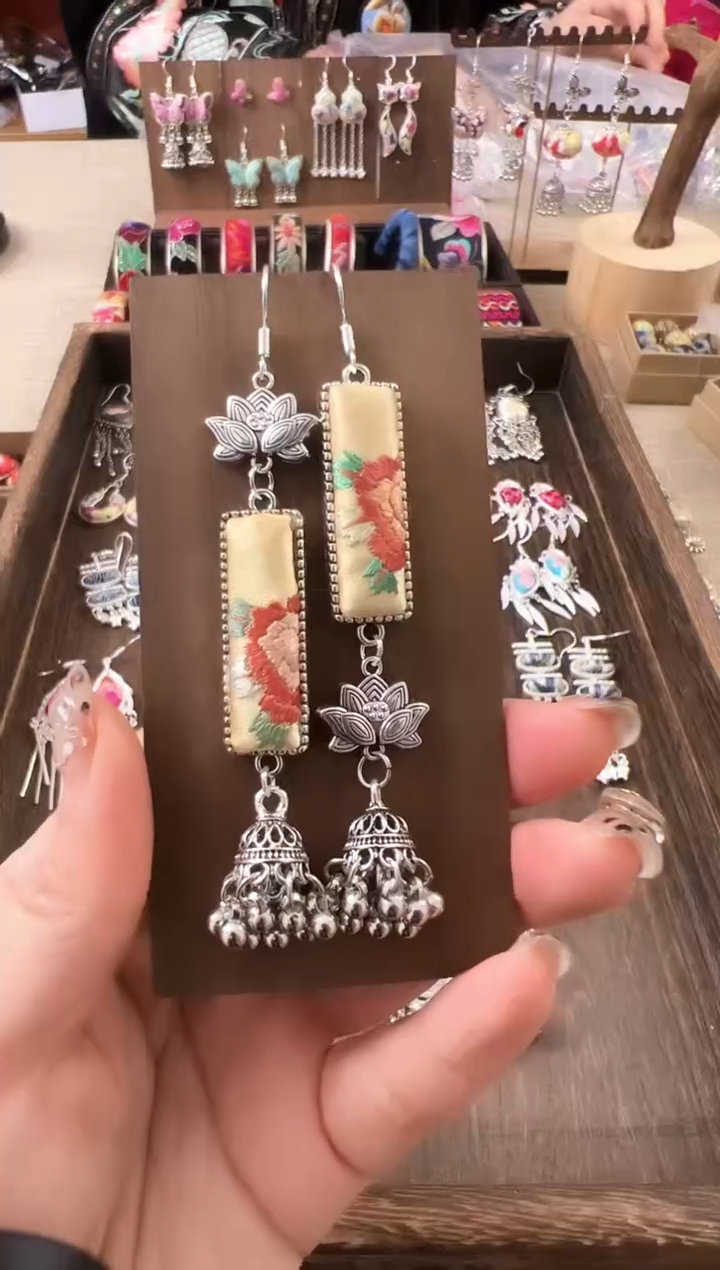 【闪购商品】织绣民族风老绣饰品033