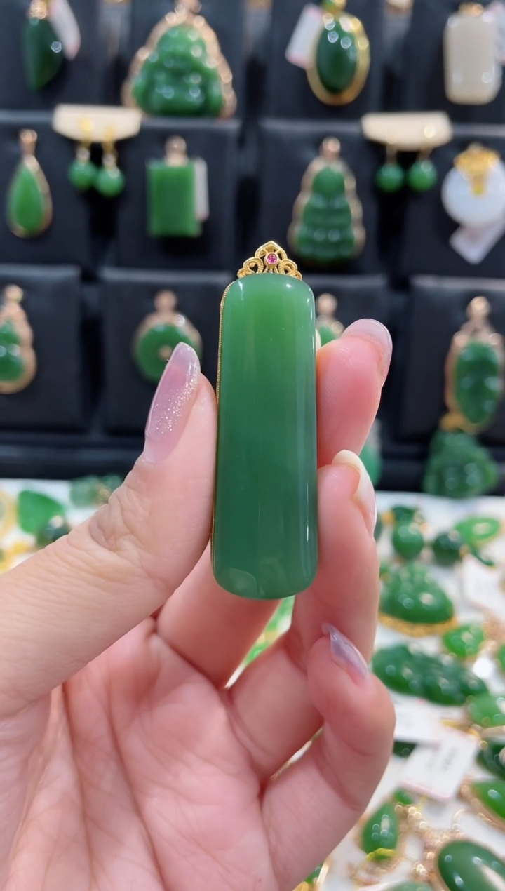【闪购商品】和田玉（碧玉）颈饰18K金镶嵌大无事牌