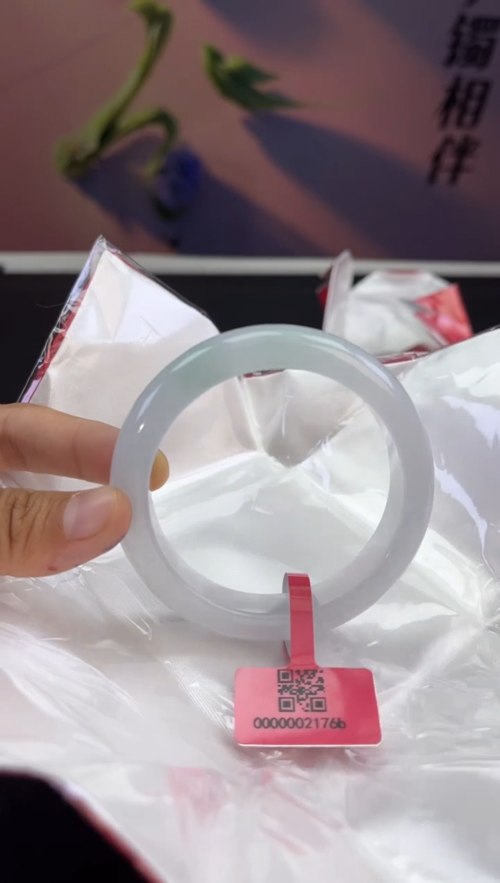 翡翠未镶嵌手镯翡翠手镯3