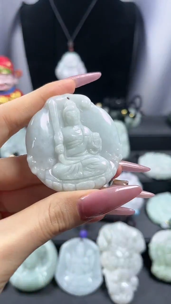 【闪购商品】翡翠颈饰未镶嵌不动明王