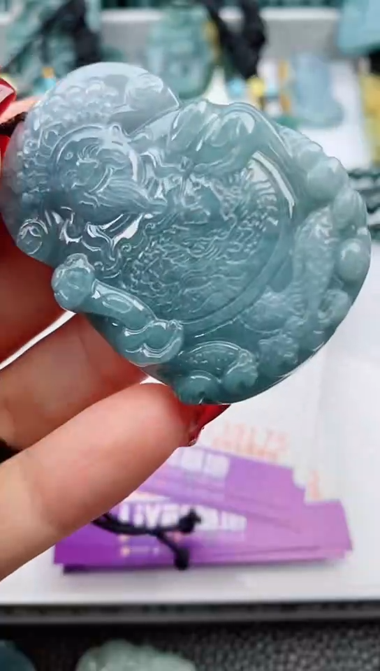 【闪购商品】翡翠颈饰未镶嵌           