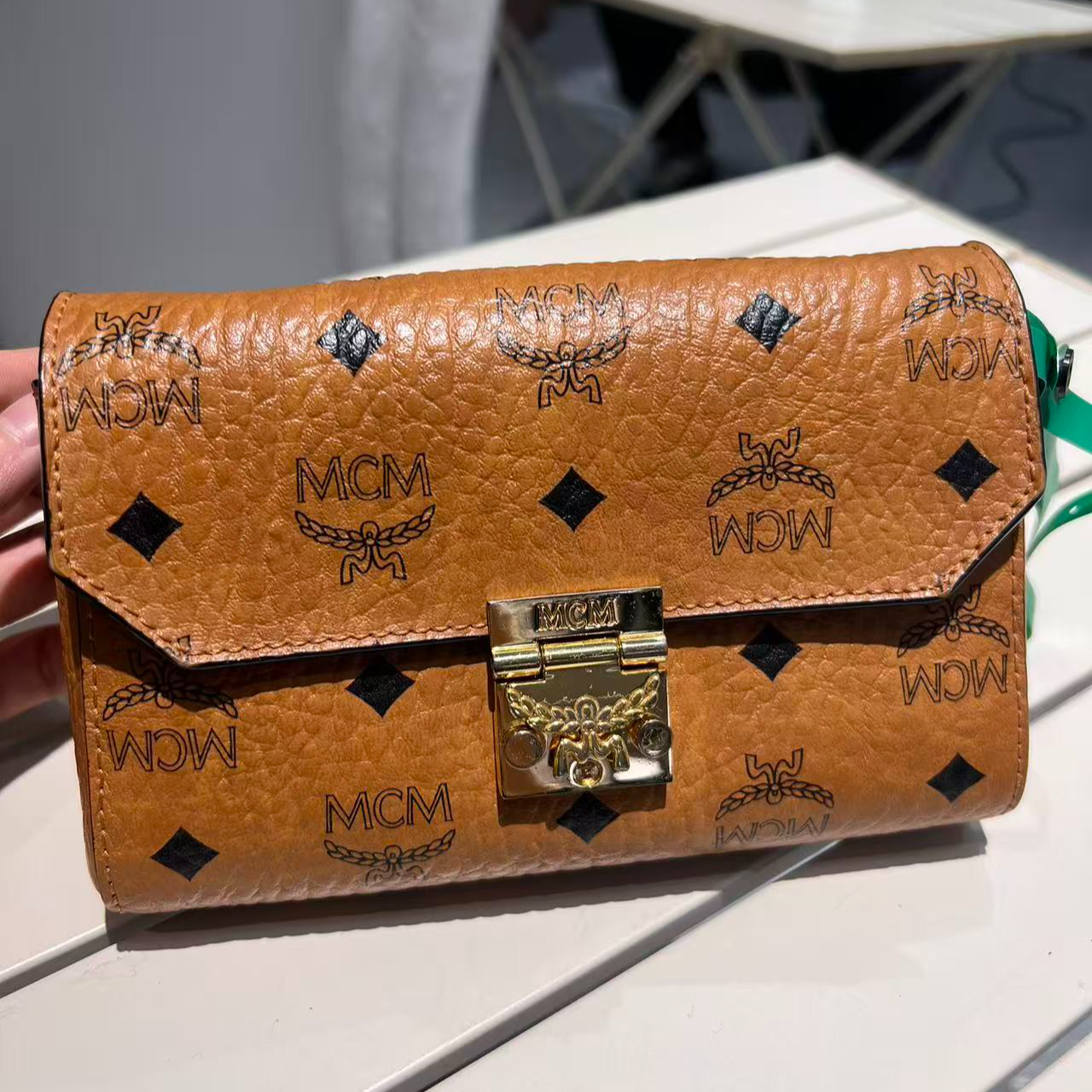 95新 MCM 95新MCM干邑色小号信封包/NMH