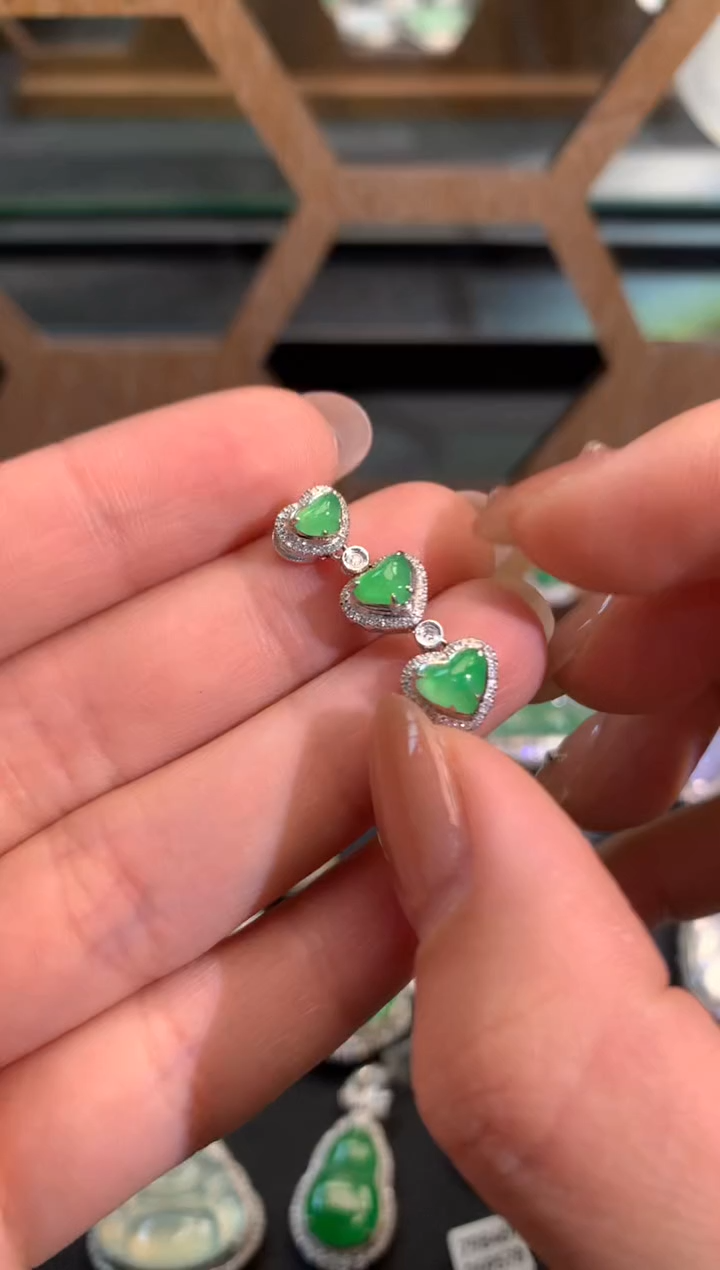 【闪购商品】翡翠吊坠(不含链)18K金镶嵌吊坠