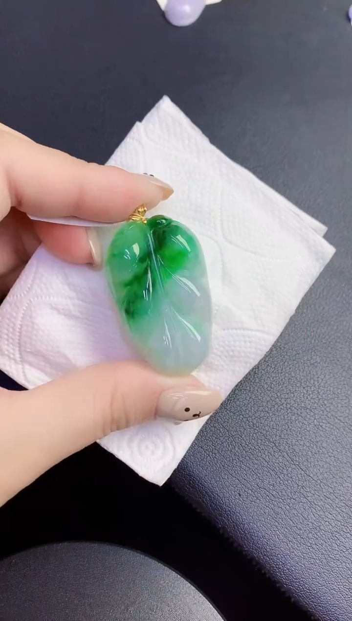 颈饰18K金镶嵌翡翠缅甸天然翡翠A货
